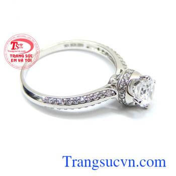 Trang sức em và tôi chuyên cung cấp các loại nhẫn nữ đẹp. Nhẫn nữ vàng trắng duyên dáng