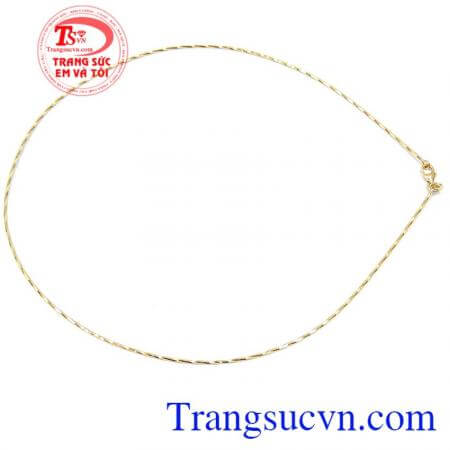 Đó chính là kiềng vàng nữ đẹp sang trọng tôn lên vẻ đẹp của phái đẹp, tự tin khoe làn da trắng sáng.