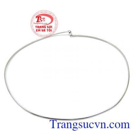 Nhưng lại được rất nhiều khách hàng lựa chọn bởi kiểu dáng nhẹ nhàng nữ tính của nó. Kiềng nữ vàng trắng yêu thương