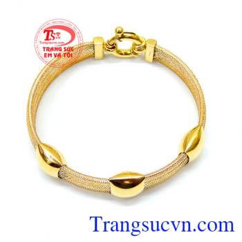 Lắc tay nữ thời trang trẻ trung sành điệu với mẫu thiết kế nữ tính.