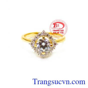 Nhẫn vàng nữ may mắn đính đá đẹp chế tác tinh tế mang đến những đường nét sáng,bóng bền đẹp. 