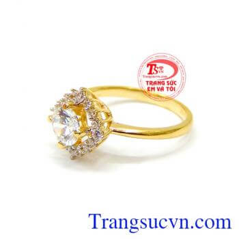 Nhẫn nữ đeo hợp thời trang. Nhẫn vàng nữ may mắn đính đá