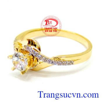 Vàng tây sang trọng nhẫn nữ được gắn đá tinh tế. Nhẫn nữ đá đẹp hạnh phúc 18k
