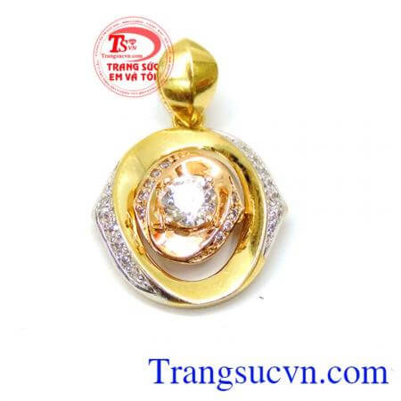 Mặt nữ vàng đính đá thanh lịch Mặt đay chuyền cũng sẽ lầ món phụ kiện không thể thiếu cho phái đẹp trong các dịp quan trọng làm toát lên phong thái quyến rủ, kiêu sa