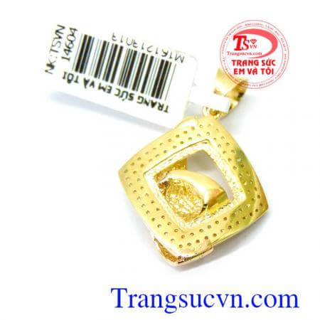 Mặt nữ duyên dáng cho phái đẹp là sản phẩm mặt dây chuyền nữ phù hợp mọi lứa tuổi, hợp thời trang và sang trọng quý phái dễ kết hợp với trang phục