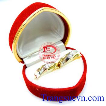 Đôi nhẫn cưới tình yêu cao đẹp