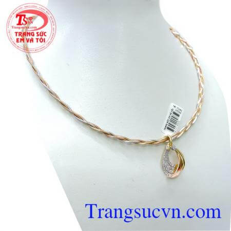 Đem lại cho các bạn một bộ nữ trang đẳng cấp, thời thượng mà giá cả hợp lý đeo quý phái sang trọng hợp thời trang tôn lên vẻ đẹp quý phái