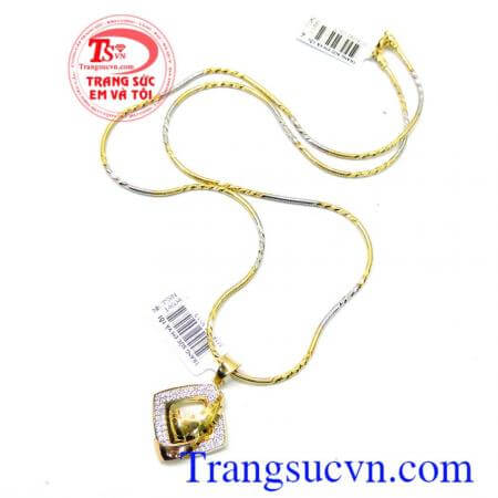 Bộ nữ trang thể hiện cá tính dành cho những chủ nhân xinh đẹp của mình thiết kế tinh tế sang trọng mang lại vẻ đẹp quý phái đeo hợp thời trang