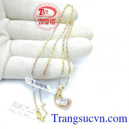 Bộ nữ trang chữ D duyên dáng