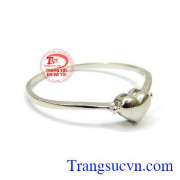 Sang trọng dịu dàng đáng yêu. Nhẫn trái tim cho nữ đẹp