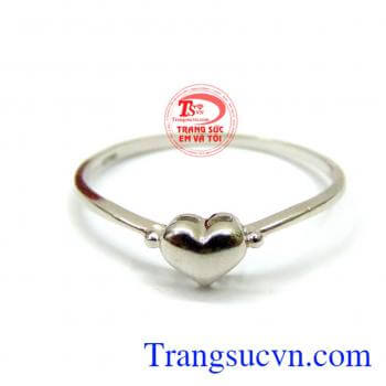 Uy tín và chất lượng. Nhẫn trái tim cho nữ đẹp