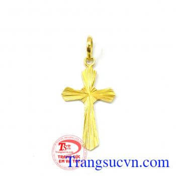 Mặt dây thánh giá dịu dàng cho nữ với thiết kế tinh tế quý phái đã tạo cho sản phẩm một vẻ đẹp tinh tế, nhã nhặn và lôi cuốn