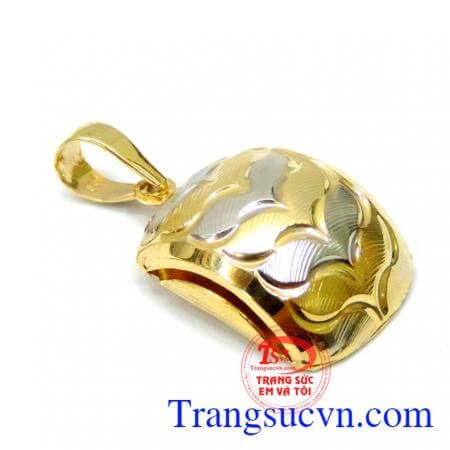 Mặt dây nữ đẹp duyên dáng đẹp với thiết kế tinh xảo sẽ thổi bừng lên một sức sống mới, đầy năng lượng cho những chủ nhân xinh đẹp của mình