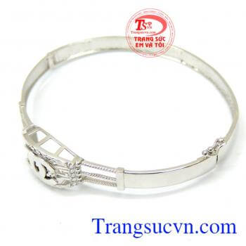 Với những trang sức được thiết kế tinh xảo, sang trọng, quý phái tự tin. Vòng nữ chanel trắng sáng đẹp. Vòng nữ chanel trắng sáng đẹp
