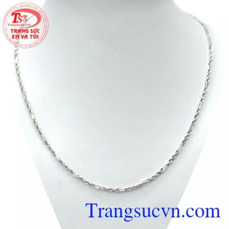 Dây chuyền nữ yêu kiều 18k đẹp xinh xắn, giúp các chị em tha hồ khoe chiếc cổ cao đầy kiêu hãnh, vẻ ngoài vừa duyên dáng lại vừa toát lên nét cá tính
