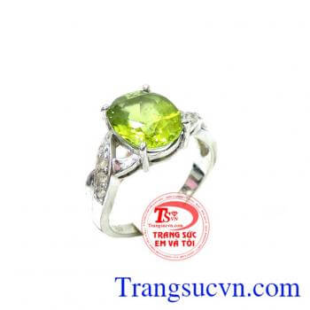 Nhẫn peridot 14k nữ tính đẹp