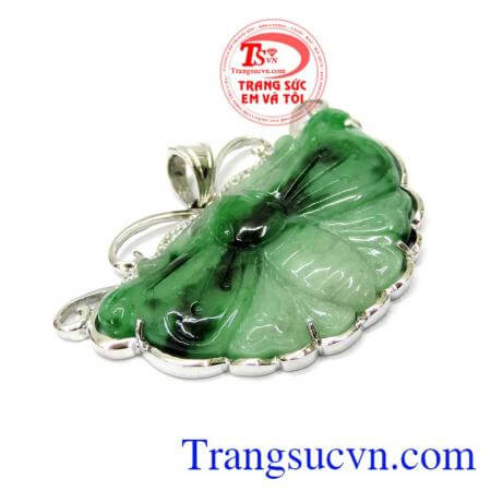  Với chất liệu ngọc cẩm thạch TN, thiết kế tinh xảo cùng màu sắc đa dạng, sản phẩm đem đến thêm một lựa chọn cho nhu cầu làm đẹp của chị em phụ nữ