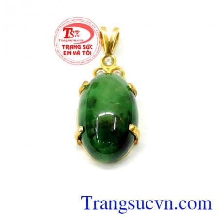 Mặt jadeite nữ bọc vàng 14k đem đến cho người sử dụng nét đáng yêu, duyên dáng của người phụ nữ