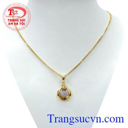 Bộ trang sức nữ đeo duyên dáng