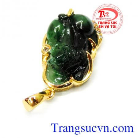 đồng thời bảo vệ sự bình an cho người dùng hông chỉ đẹp tinh tế thể hiện giá trị thẩm mỹ cho người sở hữu mà còn mang đến cho bạn sự may mắn, hạnh phúc. Mặt tỳ hưu đeo phát tài phát lộc
