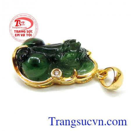 Mặt tỳ hưu đeo phát tài phát lộc