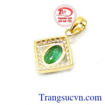 Mặt emerald bọc vàng quý phái tinh tế, đeo hợp phong thủy