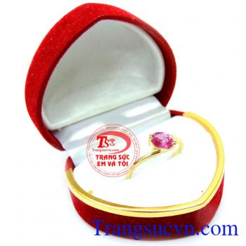 Nhẫn nữ sphire 14k cho phái đẹp mang lại bình an cho gia chủ, gia đình bình an tài vận thông thuận.