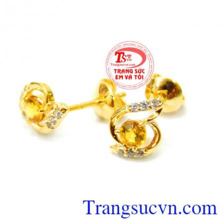 toát lên vẻ sang trọng quý phái cho nữ chủ nhân mang lại vẻ đẹp sang trọng quý phái khi được chế tác từ vàng 14K.