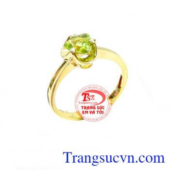 Nhẫn nữ peridot hợp mệnh mộc