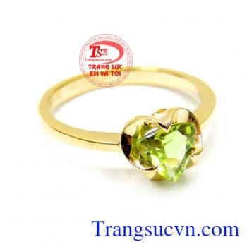 Bảo hành uy tín, giao hàng toàn quốc. Nhẫn nữ peridot hợp mệnh mộc
