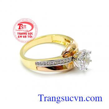 Các chi tiết rất sắc sảo. Nhẫn nữ vàng 18k đính đá đẹp