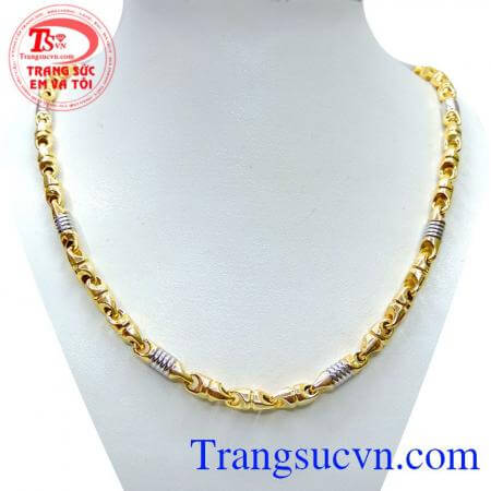 Dây chuyền nam 10k thời trang với thiết kế độc đáo, chủng loại đa dạng bằng những chất liệu vàng 10k luôn khiến bạn trở nên nổi bật nhất đeo hợp thời trang quý phái mang lại vẻ đẹp nam tính sang trọng dễ phối hợp với các trang sức khác