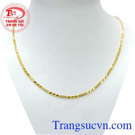 Dây chuyền nữ mảnh dịu dàng trang sức em và tôi xin được giới thiệu đến các bạn dây chuyền mảnh xinh xắn bằng vàng, chất liệu 10k sáng bóng