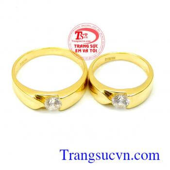 Đôi nhẫn cưới đính đá đẹp mang lại hạnh phúc thủy chung trong tình yêu hôn nhẫn luôn gắn bó với nhau suốt đời hướng tới giá trị đích thực của tình yêu