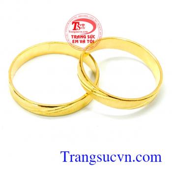 Đôi nhẫn cưới trơn sành điệu là mẫu nhẫn cưới khá đơn giản khi không có quá nhiều chi tiết