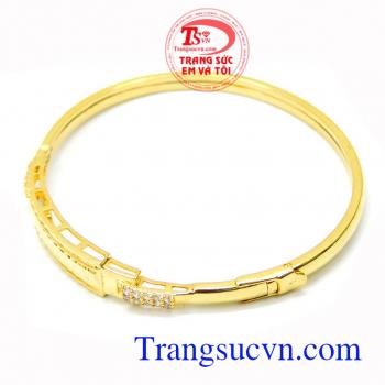 Có một không hai và chỉ có tại trang sức em và tôi. Vòng tay nữ đeo trẻ trung