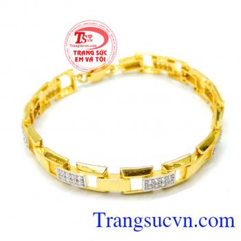 Lắc tay khỏe khoắn với thiết kế tinh tế và đẹp mắt.