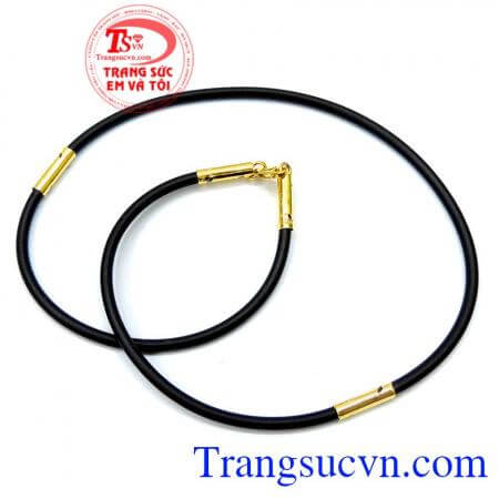 Sợi dây rất chắc chắn từng mấu chốt và thể hiện cá tính mạnh mẽ của người đàn ông