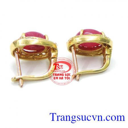 Đôi hoa tai ruby dịu dàng