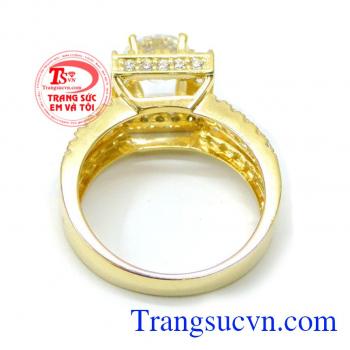 Được nhiều người ưa chuộng , tin tưởng sự dụng trong nhiều năm. Nhẫn nữ vàng 10k mẫu đẹp