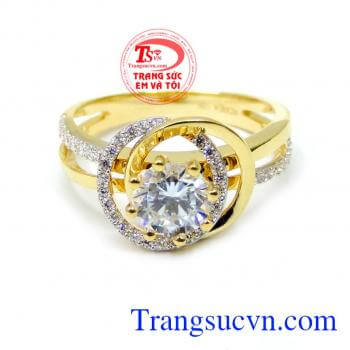 Nhẫn nữ vàng được thiết kế tinh xảo sáng đẹp.