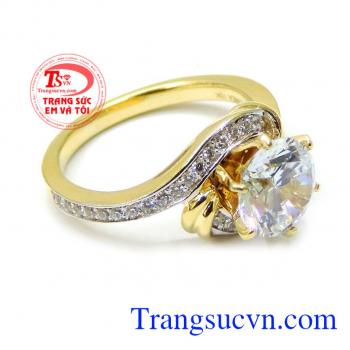 nhẫn nữ đẹp đeo hợp làm tôn lên vẻ đẹp dịu hiền của phái đẹp.
