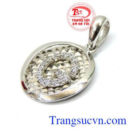 Mặt nữ vàng trắng chữ G