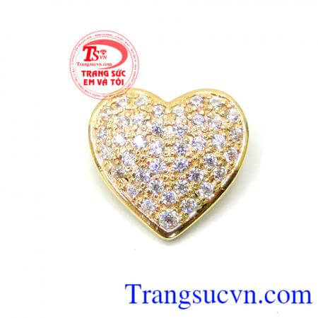 Mặt nữ vàng trái tim 10k là sản phẩm mặt dây chuyền nữ phù hợp mọi lứa tuổi, hợp thời trang và sang trọng quý phái dễ kết hợp với trang phục