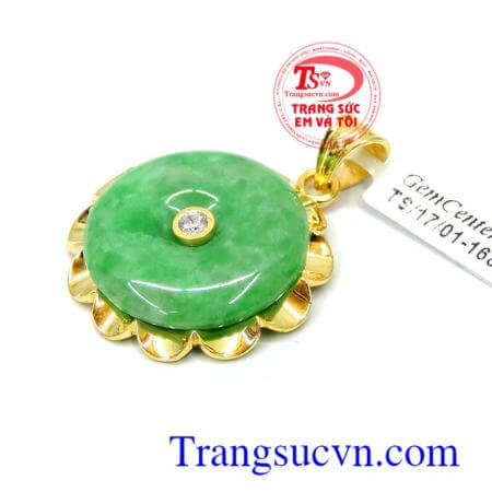 Mặt nữ jadeite đeo may mắn