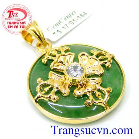 Những người mang cẩm thạch làm cho người đeo cảm thấy tích cực hơn, hạnh phúc, tràn đầy năng lượng, tự tin và khỏe mạnh hơn