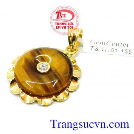 phù hợp đeo cho những người mệnh mộc và mệnh kim với thiết kế tinh tế sang trọng chất lượng đảm bảo bọc đá mắt hổ, Mặt dây đá bọc vàng duyên dáng