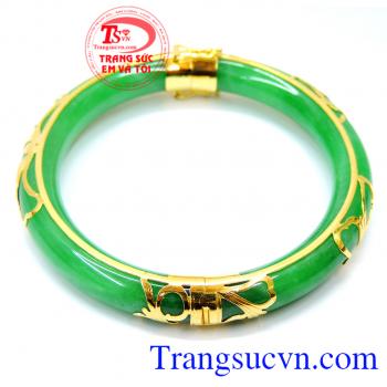 Được nhiều người ưa chuộng , tin tưởng sử dụng , trong nhiều năm. Vòng ngọc cẩm thạch bọc vàng