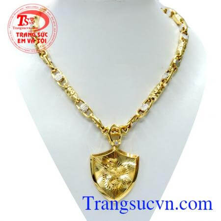 Bán Bộ trang sức vàng 2017 đón xuân trong bộ trang sức của năm 2017 đinh dậu này,chất lượng vàng đảm bảo, gồm có 1 dây chuyền nam+1 mặt dây vàng tuổi Dậu bảo vệ sức khỏe và thành công