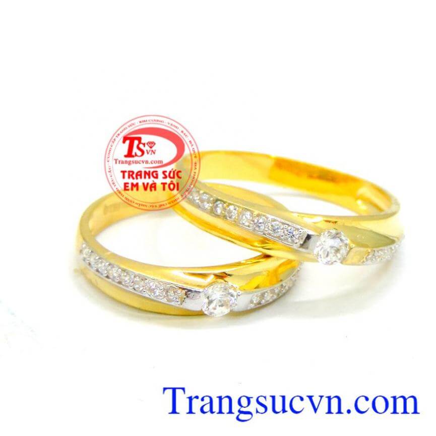Cặp nhẫn cưới năm mới